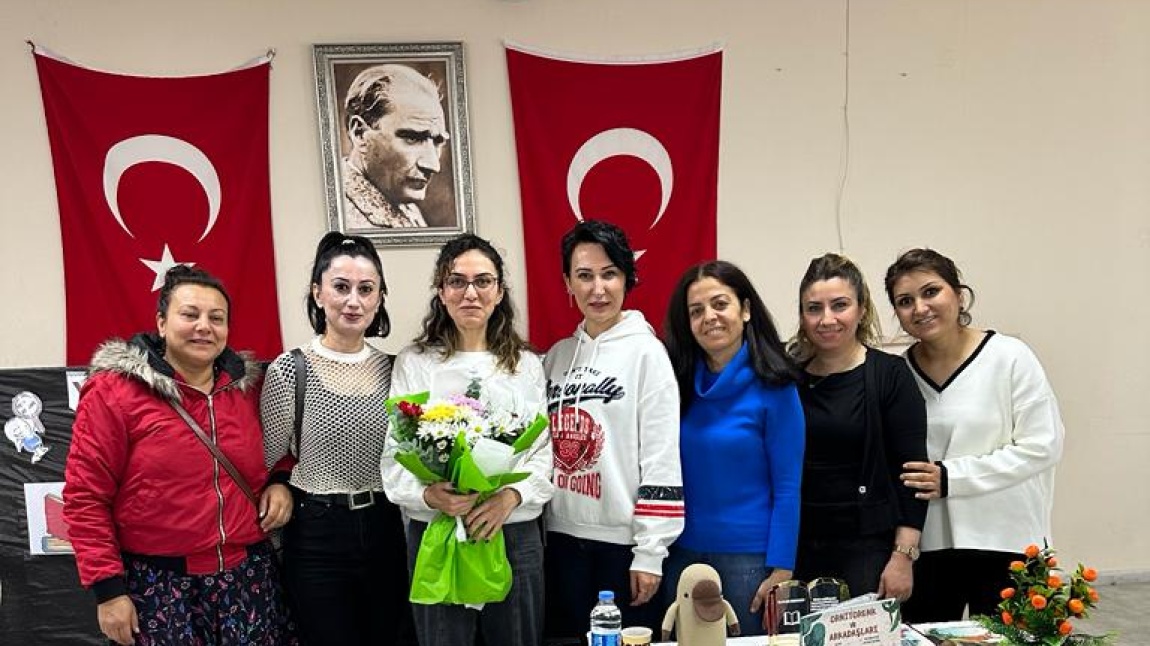 Dilimizin Zenginlikleri Projesi Kapsamında Yazar Betül AKBULUT'u Okulumuzda Ağırladık